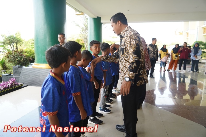 Bupati Pringsewu Lepas Kontingen SSB BMP Ikuti Kejurnas Sepakbola U – 10