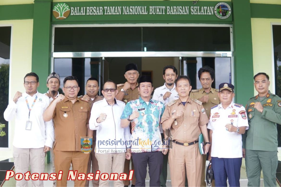 Kunjungan Ke BBTNBBS, Bupati Dedi Irawan Serahkan Rancangan PKS Akses Jalan Way Haru