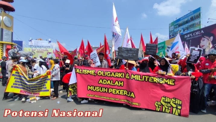 Peringati May Day, Ratusan Buruh Gelar Aksi Damai di Tugu Adipura Bandar Lampung