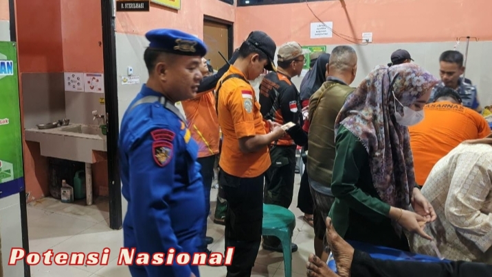 Lima Penumpang KM Althaf Berhasil Dievakuasi Tim Gabungan di Perairan Pesisir Barat