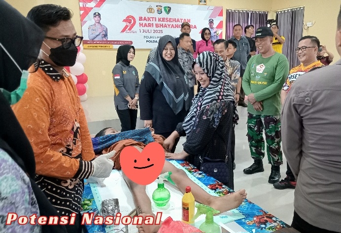 Wakil Bupati Pringsewu Tinjau Khitanan Massal Peringati Hari Bhayangkara Ke-79