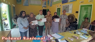 Peratin Pekon Bambang Salurkan BLT-DD Tahap I kepada 25 KPM