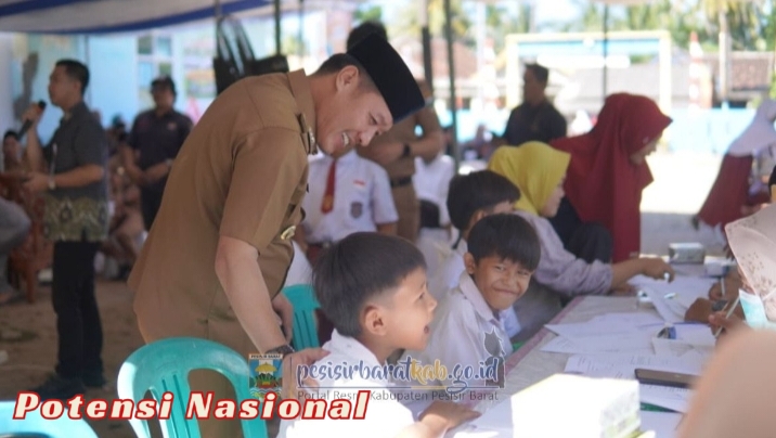 Bupati Dedi Irawan Tinjau Pemberian Vaksin Di Puskesmas Ngaras