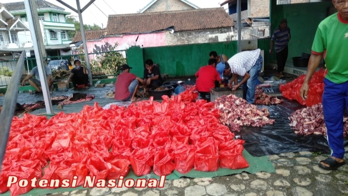 Masyarakat Kampung Gunung Labuhan Shalat Idul Adha dan Qurban