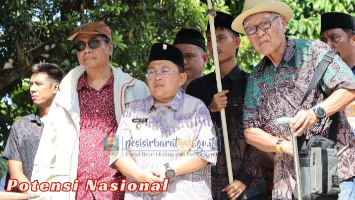 Wakil Bupati Irawan Topani Hadiri Anjau Silau Dan Peresmian Masjid Jami At-Tanwir