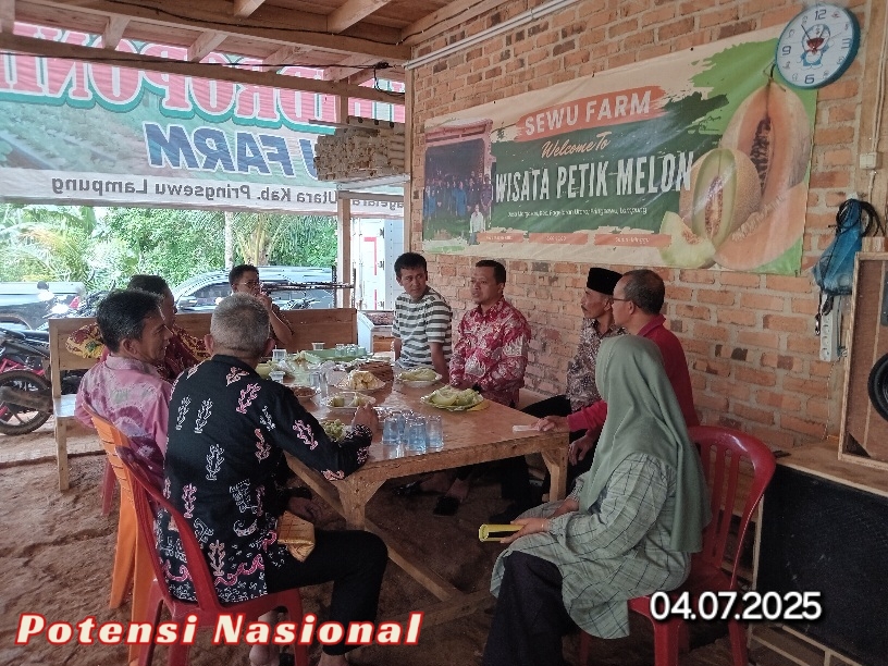 Bupati Pringsewu Kunjungi Budidaya Pertanian Hidroponik Sewu Farm