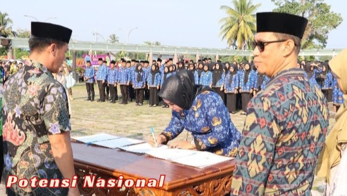 Bupati Dedi Irawan Resmi melantik Sebanyak 943 PPPK Di Pesibar