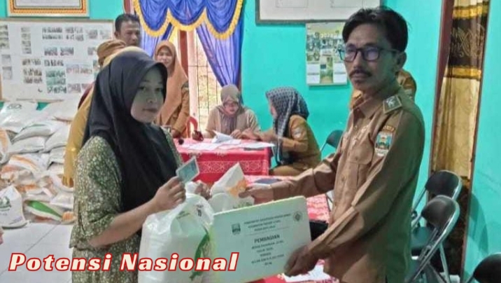 Pemerintahan Pekon Batu Raja Salurkan Bantuan Beras kepada 97 KPM