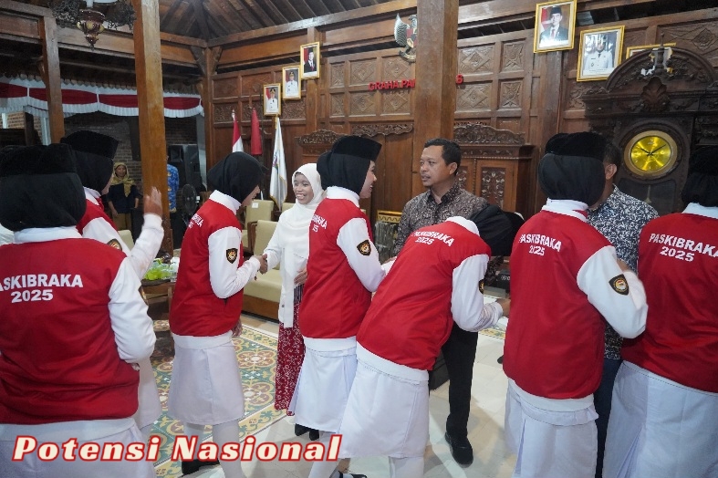 Bupati Pringsewu Ramah Tamah Dengan Paskibraka 2025