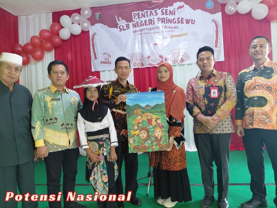 RAHAYU SRI ASTUTIK : Keterbatasan Bukan Penghalang Untuk Berprestasi