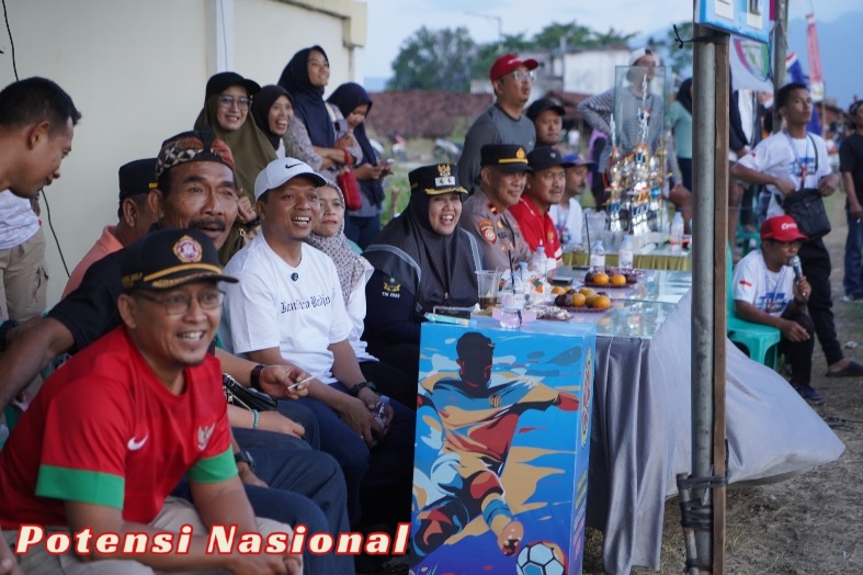 Bupati Pringsewu Tutup Turnamen Sepakbola Karang Taruna Cup 2025
