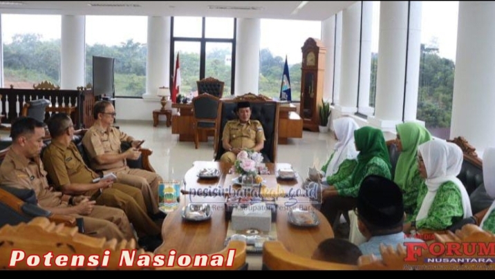 Bupati Pesibar Dedi Irawan Sambut Kunjungan Fatayat NU, Bahas Kolaborasi Pemberdayaan Perempuan
