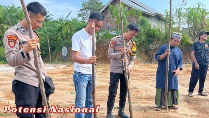 Polres Pesibar Laksanakan Penanaman Jagung Serentak Di Lahan Pondok Pesantren Darul Ulum AL Fatah