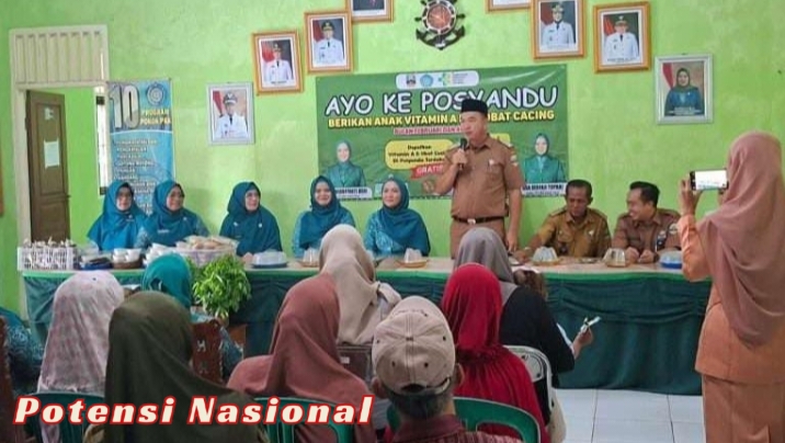 Ketua TP-PKK Pesisir Barat Hadiri Posyandu ILP Kerapu, Launching Bulan Vitamin A dan Obat Cacing