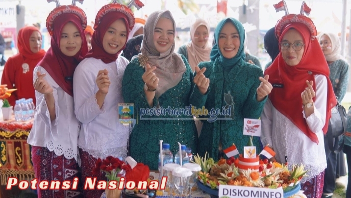 Ketua TP-PKK Jadi Juri Lomba Tumpeng Apresiasi Kreasi Dan Antusiasme Peserta