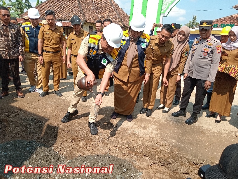Bupati Pringsewu Lakukan Groundbreaking Peningkatan Kapasitas Jalan