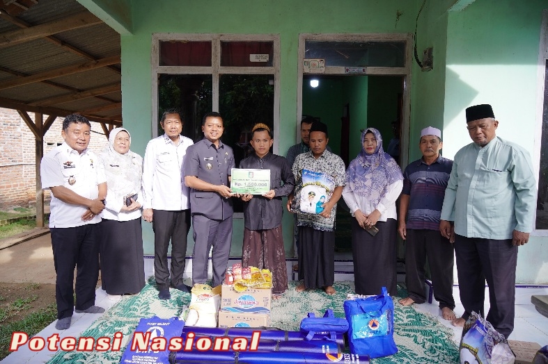 Bupati Pringsewu Serahkan Bantuan Kepada Keluarga ABK Korban Kapal Tenggelam