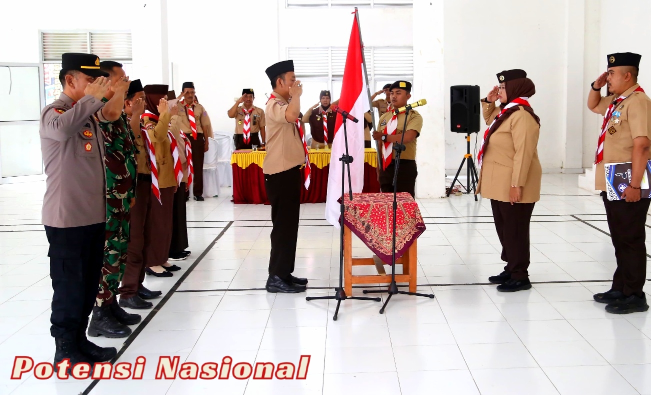 Umi Laila Lantik Gerakan Pramuka Mabiran & Kwaran Kecamatan Sukoharjo