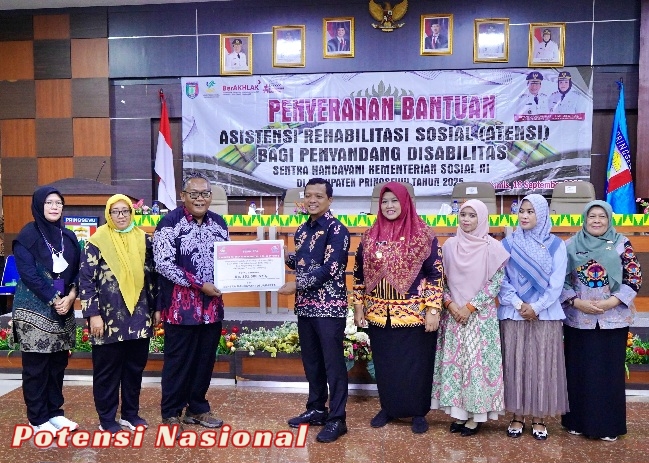 Kementerian Sosial RI Berikan Bantuan ATENSI Kepada Penyandang Disabilitas di Kabupaten Pringsewu