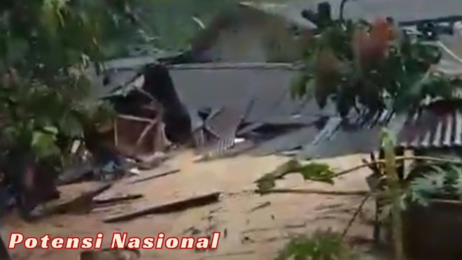 Banjir Bandang Terjang Suoh Lampung Barat, Puluhan Rumah Hancur dan Warga Terisolasi