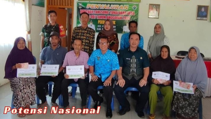 Peratin Pekon Lintik Azwar Salurkan BLT-DD Tahap III kepada 20 KPM Tahun 2025