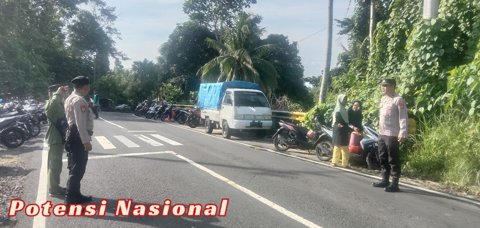 Polsek Pesisir Utara Intensifkan Patroli Rutin, Ciptakan Rasa Aman di Pasar Lemong