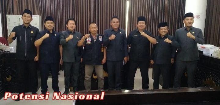 Ketua LSM LIPAN Pesisir Barat Hadiri Rapat Klarifikasi Bersama Komisi III DPRD Terkait Dugaan Rekayasa Data PKH