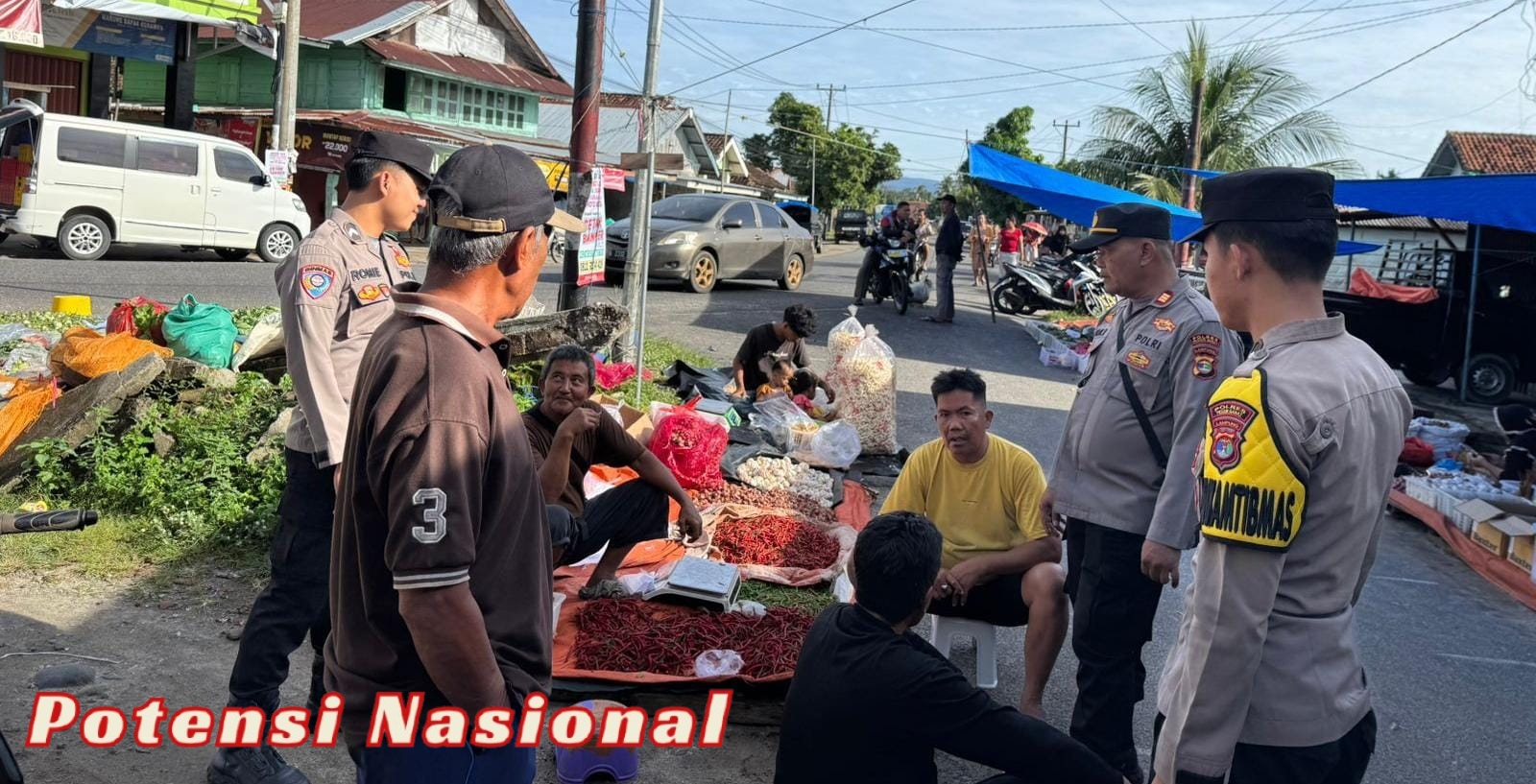 Bhabinkamtibmas Polsek Pesisir Selatan Lakukan Sambang Humanis, Ajak Warga Jaga Kamtibmas
