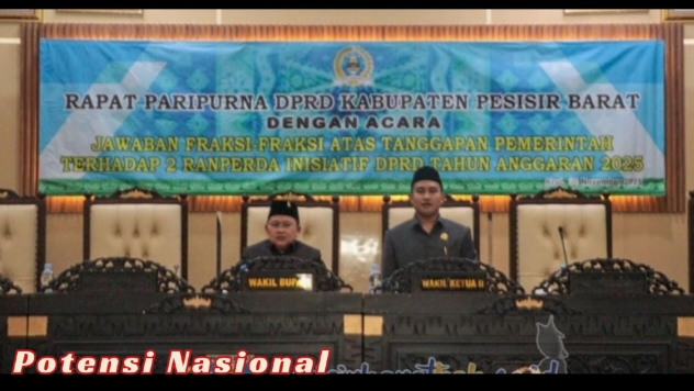 Wakil Bupati Irawan Topani Hadiri Rapat Paripurna DPRD Pesibar Bahas Jawaban Fraksi atas Dua Ranperda Inisiatif DPRD