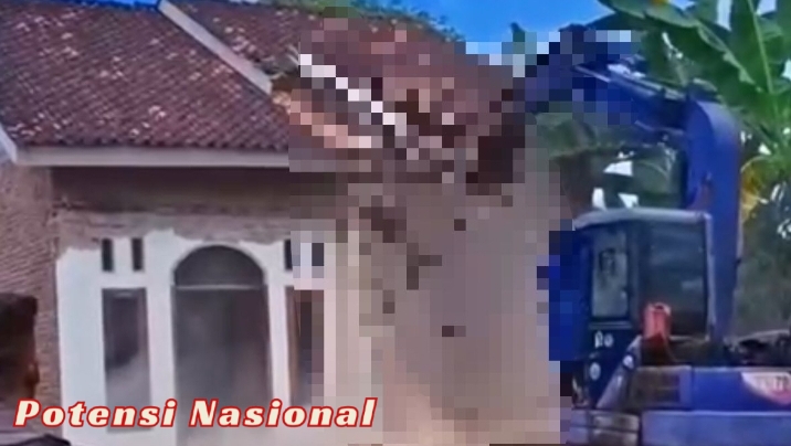 Viral Video Pasutri di Lampung Timur Robohkan Rumah Usai Cerai, Ini Penjelasan Polda Lampung