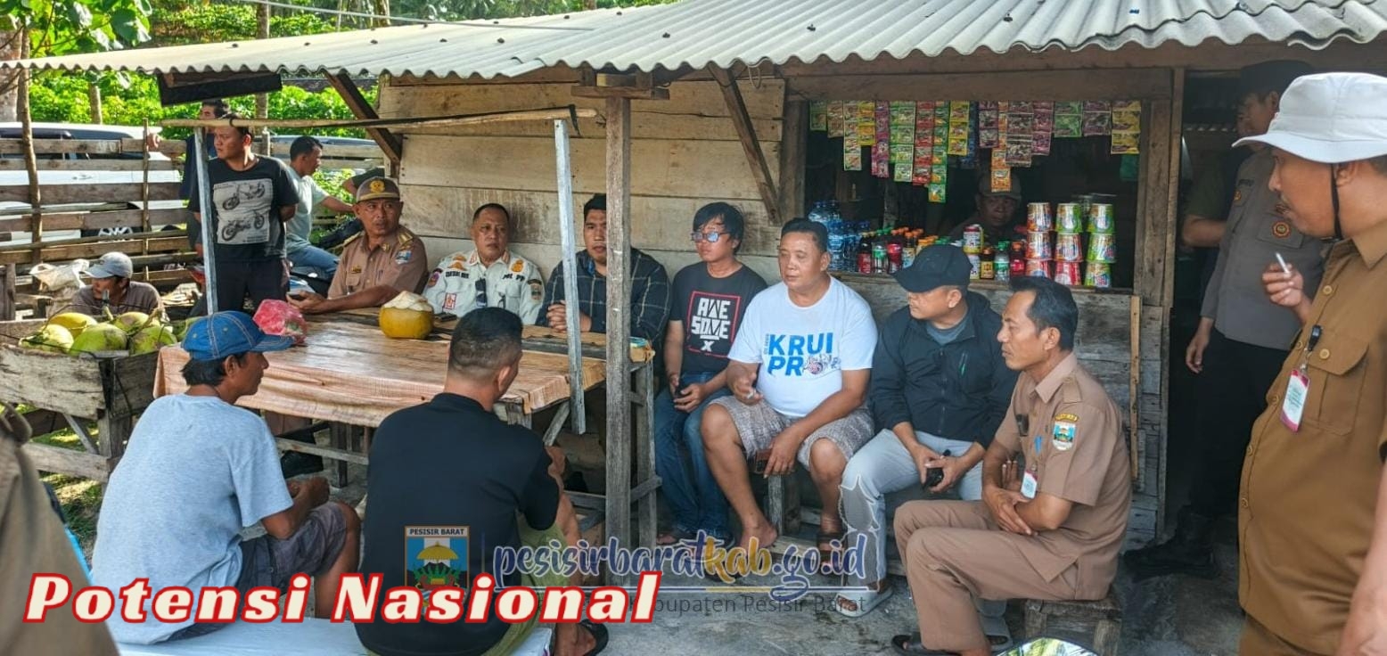 Pemkab Pesibar Jembatani Keluhan Nelayan Terdampak Kayu Di Pantai Tanjung Setia