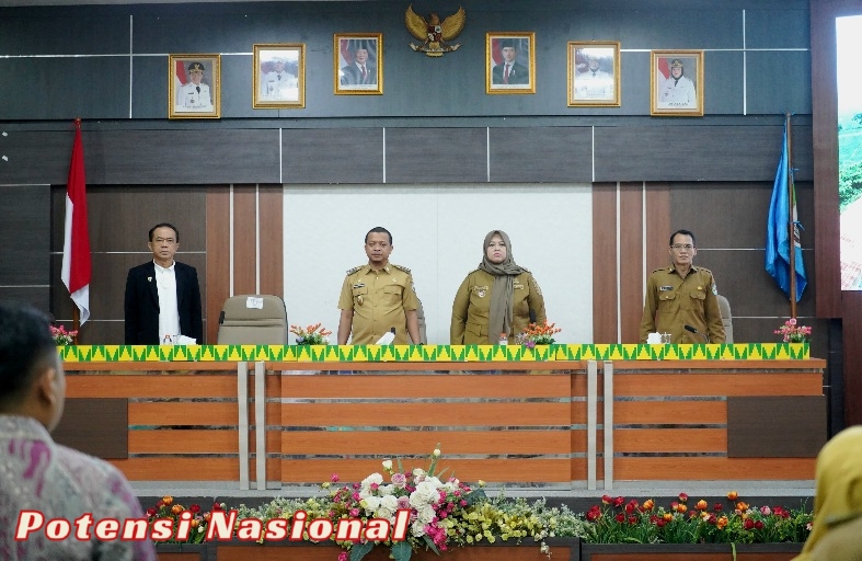 Hadirkan Coach Dr.Fahmi, Kepala OPD Pemkab Pringsewu Ikuti Seminar Kepemimpinan