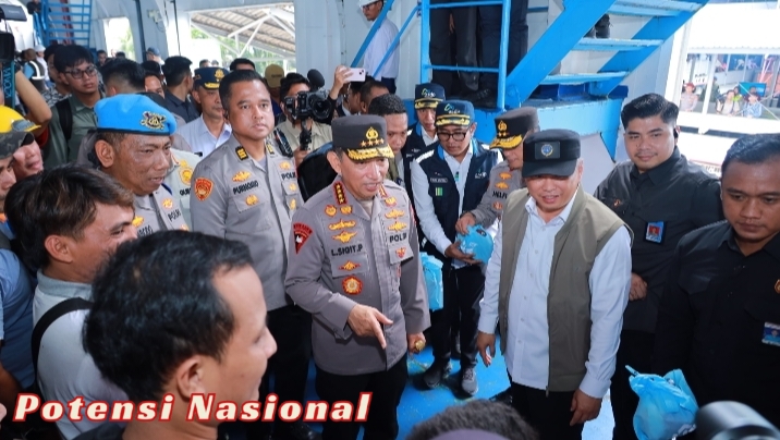 Kapolri Tinjau Arus Balik di Pelabuhan Bakauheni, Pastikan Pengamanan dan Pelayanan Mudik Optimal