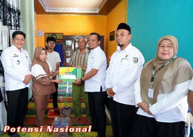 Bupati Pringsewu Santuni Keluarga Pekerja Migran Yang Meninggal Di Malaysia
