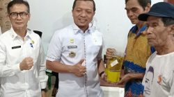 Bupati Pringsewu Serahkan Bantuan Pangan Di Podorejo