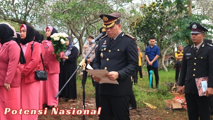 Polda Lampung Berduka: Kapolda Hadiri Upacara Pemakaman Bripka Anumerta Arya Supena yang Gugur Dalam Tugas