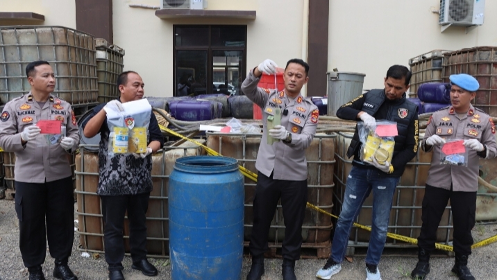 Polisi Bongkar Jaringan BBM Ilegal Asal Palembang di Pringsewu, Tiga Penampungan Digerebek