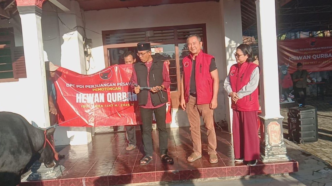 Andy Roby Salurkan Hewan Kurban ke DPC PDI Perjuangan Pesawaran, Perkuat Semangat Gotong Royong dan Kepedulian Sosial