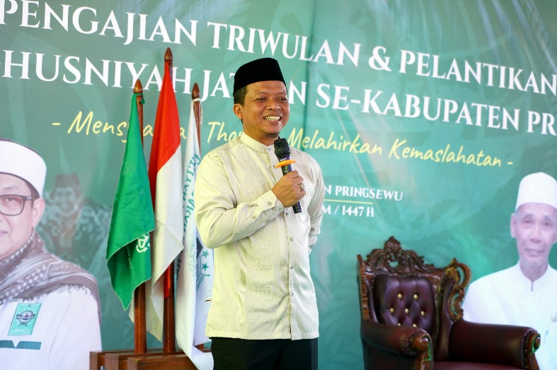 BUPATI PRINGSEWU HADIRI PENGAJIAN TRIWULAN & PELANTIKAN IDARAH GHUSNIYAH JATMAN