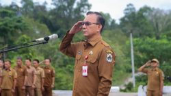 Sekda Nias Utara Pimpin Upacara Bendera, Umumkan WTP Ketiga Kali hingga Pelepasan Kontingen Pesparawi
