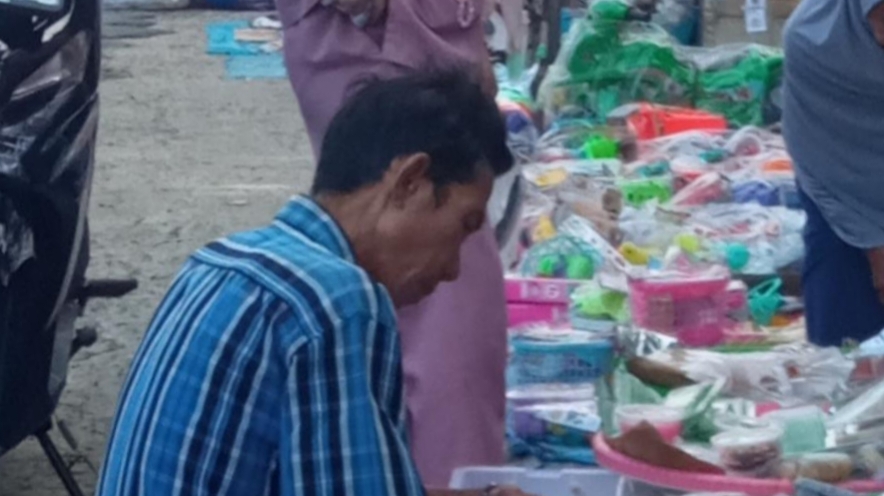 Pasar Senin Pekon Gedau Diduga Jadi Ajang Pungli, Pedagang Keluhkan Setoran Rp150 Ribu per Meter per Tahun