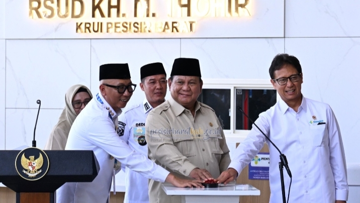 Bupati Dan Wakil Pesibar Sambut Presiden Prabowo Subianto RSUD KH. Muhammad Thohir Krui