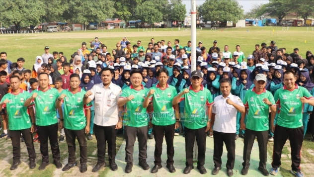Kembangkan Bakat Dan Ciptakan Karakter Muda Yang Tangguh, PLH Sekda Pesibar Buka 02SN Tingkat Kabupaten Di Labuhan Jukung. 
