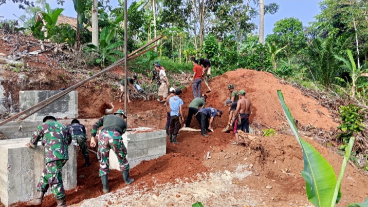Bangun jembatan kodim 0427/Way Kanan di Jukuh Kemuning, Perkuat Konektivitas Di Tiga Kecamatan.