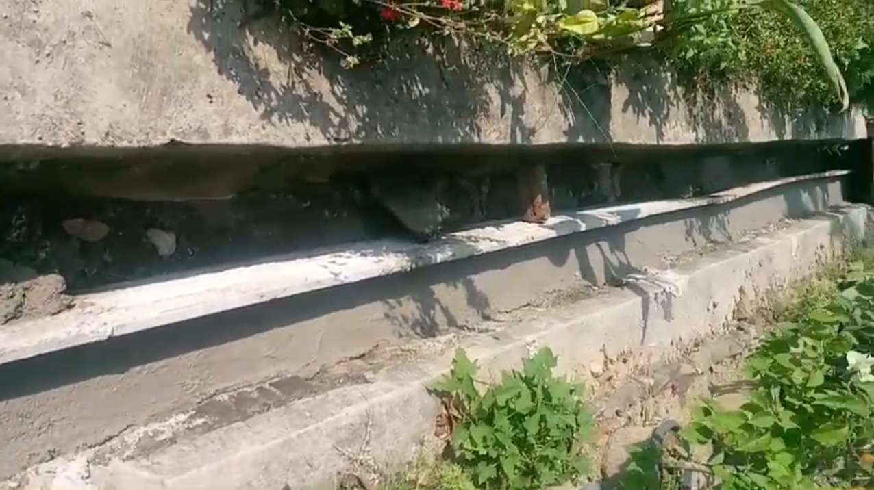 Diduga Persempit Drainase, Pengelola SPPG Pasir Ukir Diminta Klarifikasi Soal Saluran Limbah dan Izin Lingkungan