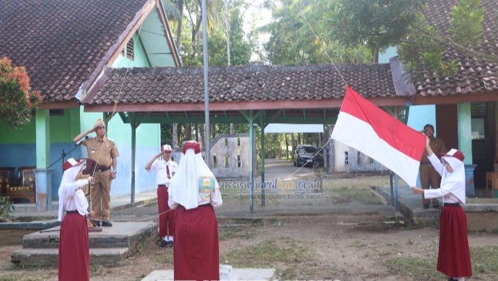 Pemkab Pesibar Resmi Awali Tahun Ajaran 2026/2027, IR. Armand Achyuni Pimpin Upacara Di SMPN 3 KRUI   