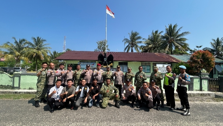 Silaturahmi TNI-Polri, Polsek Pesisir Selatan dan Polsek Ngaras Perkuat Solidaritas dan Sinergitas di Koramil 0422