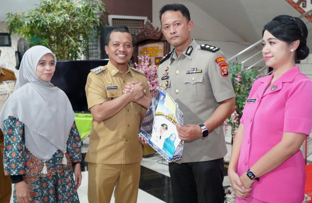 Pisah Sambut Kapolres Pringsewu Berlangsung Haru