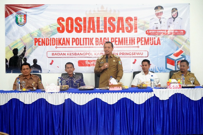 Bupati Pringsewu Buka Sosialisasi Pendidikan Politik Bagi Pemilih Pemula 