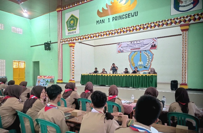 PWI Latih Siswa MAN 1 Pringsewu Dasar-dasar Jurnalistik 